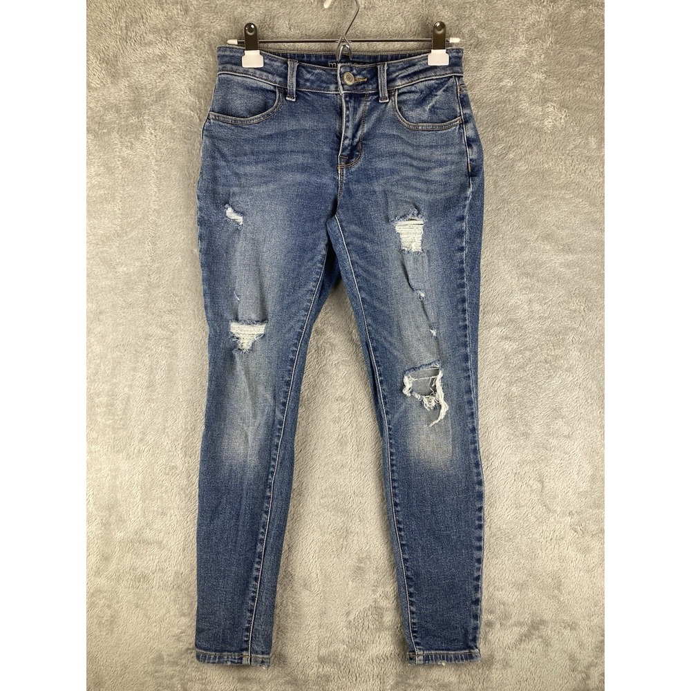 Maurices Jeans Size 6 Short Blue Denim Distressed Tapered Leg Stretch Jegging